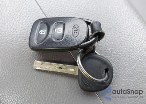 2013 Kia Sorento Lx z USA, uszkodzony, nr VIN 5XYKT3A62DG417818